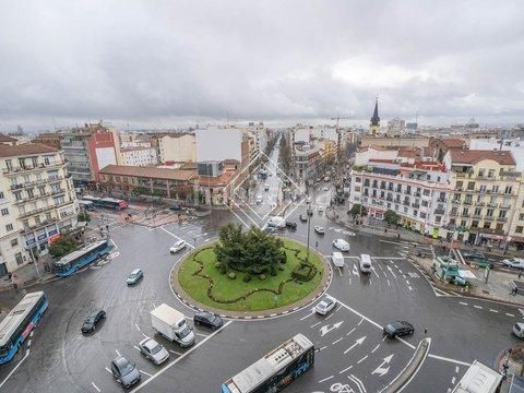 Foto ef62df3c-f7b8-45d4-8b45-ec427bb9fc4a. Àtic amb calefacció aparcament a Ríos Rosas-Nuevos Ministerios Madrid