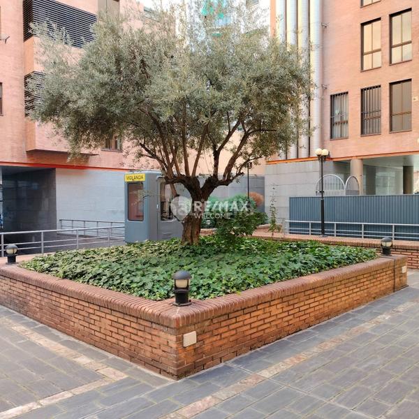 Foto 1313cabd-69ee-4e42-98ff-a01fb630a04a. Alquiler parking coche en Castillejos-Cuzco Madrid