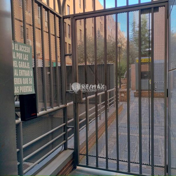 Foto 31092ad1-1a8c-42e4-bf6f-e97a9a89d68a. Rent car parking in Castillejos-Cuzco Madrid