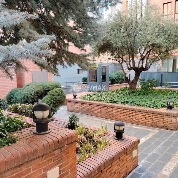 Foto f4e0b4b5-dda6-43bd-a72a-133d375baedf. Rent car parking in Castillejos-Cuzco Madrid