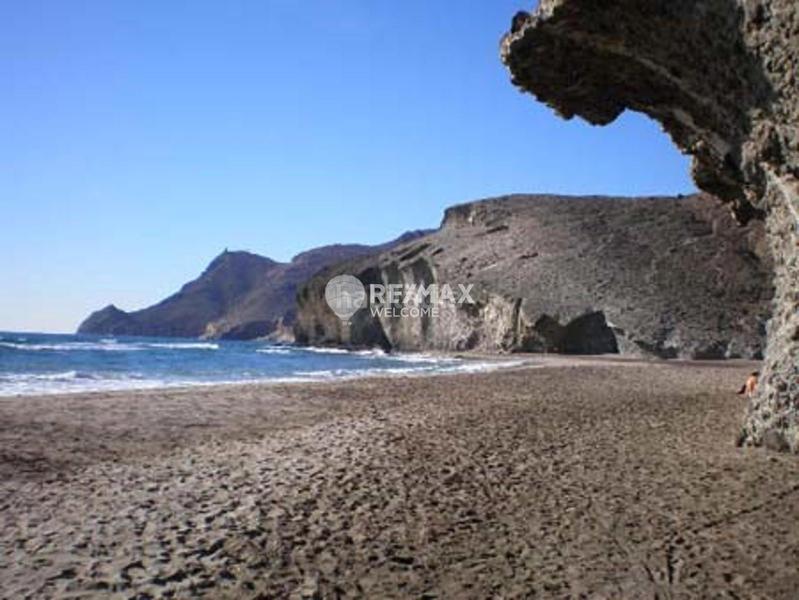 Foto f7b8145d-2e0f-4cbe-b348-c82eec5ee503. Piso en retamar en El Toyo Almería