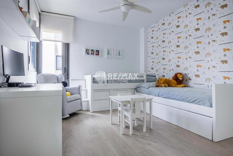 Foto f1c7bac0-6627-4c69-b9d8-c2ffe17cba96. Casa aparellada amb calefacció aparcament piscina a Dos Hermanas