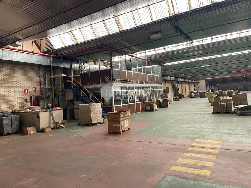 Foto a5e3f752-8897-4875-ac58-1d0f8d07e900. Affitto capannone industriale in Oteruelo León