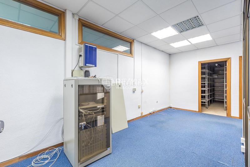 Foto 24398a77-e322-4246-a944-d2a5961ee957. Rent office space with heating in Tres Olivos-Valverde Madrid