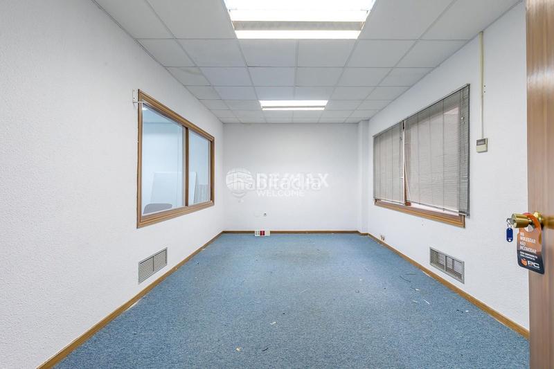 Foto 3b92e034-b5e5-40c1-8840-f1ff42da84a4. Rent office space with heating in Tres Olivos-Valverde Madrid