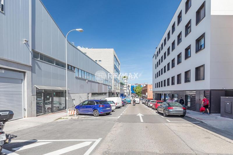 Foto 4271cc06-3059-4042-8a70-1bf7a21f0d70. Rent office space with heating in Tres Olivos-Valverde Madrid