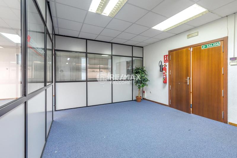 Foto 43d4c406-2039-4f6c-b3f9-daff4915fc57. Rent office space with heating in Tres Olivos-Valverde Madrid