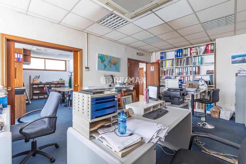 Foto 893eeb28-d3e5-4ab8-a7cd-ebaec5fe9e41. Rent office space with heating in Tres Olivos-Valverde Madrid