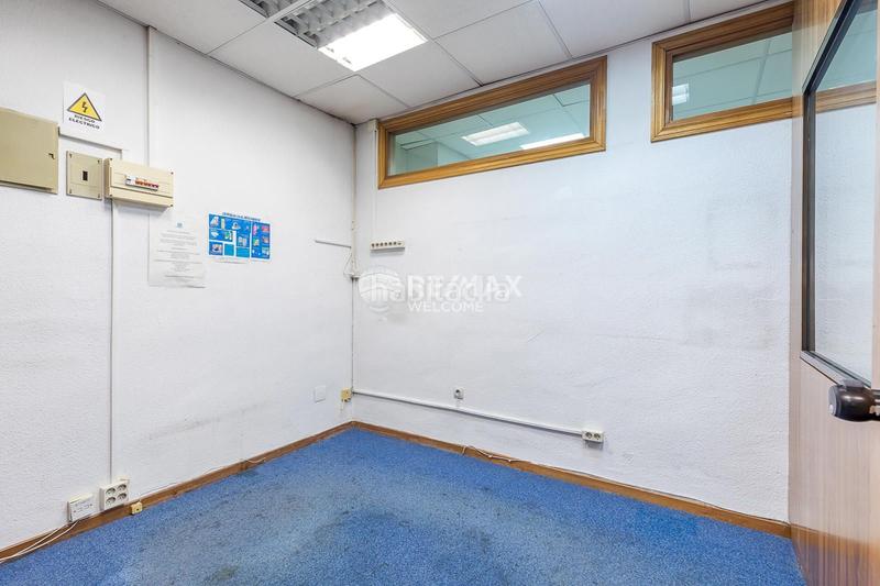 Foto be7f6194-a34f-4378-b8d6-7c420629f5df. Rent office space with heating in Tres Olivos-Valverde Madrid