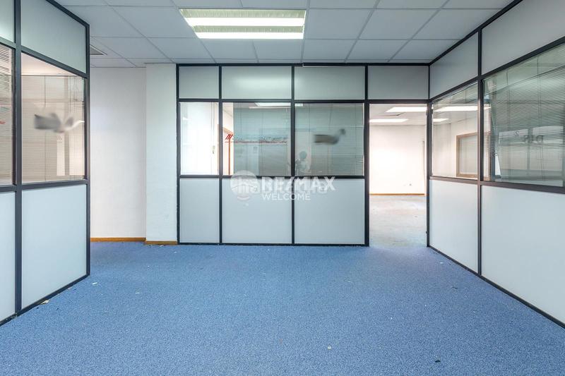 Foto f5693aeb-6971-4481-ac8b-3b0cfd4f5d18. Rent office space with heating in Tres Olivos-Valverde Madrid
