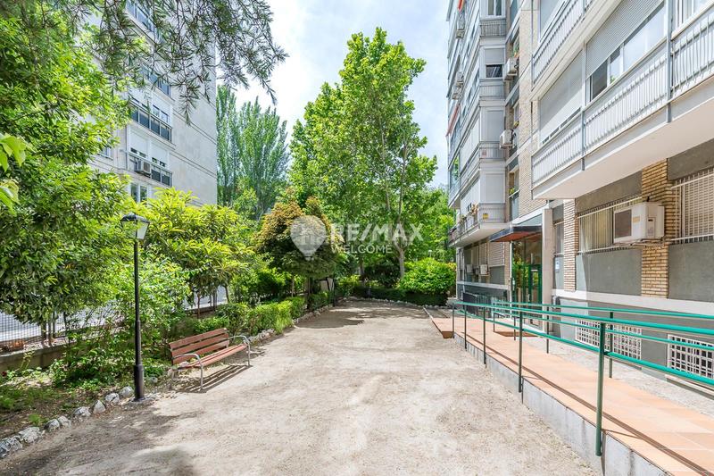 Foto b96dd0ee-cda7-4178-ae97-e401e59a59a5. Appartamento con riscaldamento parcheggio in Hispanoamérica-Bernabéu Madrid