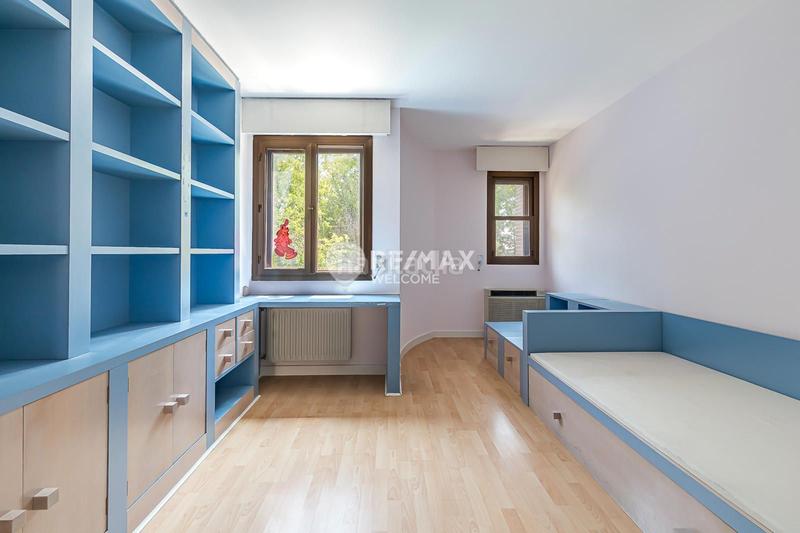 Foto 00830b84-35b4-4849-9a10-a0061149ffec. Casa pareada chalet exclusivo con jardín, piscina y ascensor privado en arturo soria en Madrid