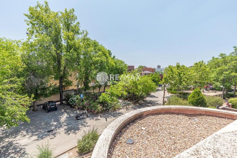 Foto 08702902-1f9d-413e-a157-a7762b53d041. Casa pareada chalet exclusivo con jardín, piscina y ascensor privado en arturo soria en Madrid