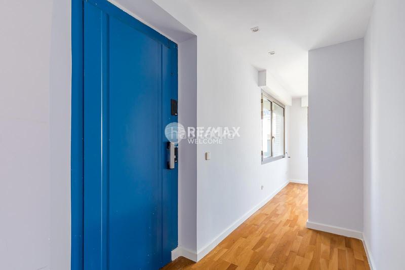 Foto 3b656407-a1b8-46c1-b9a7-55cfecbb179e. Casa pareada chalet exclusivo con jardín, piscina y ascensor privado en arturo soria en Madrid