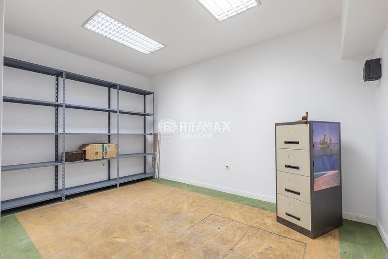 Foto ae5509e9-381a-4136-81f4-4f328fb8323d. Casa pareada chalet exclusivo con jardín, piscina y ascensor privado en arturo soria en Madrid