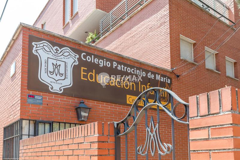 Foto c46c0571-7e5d-4fed-b239-e3954b567c1e. Casa pareada chalet exclusivo con jardín, piscina y ascensor privado en arturo soria en Madrid