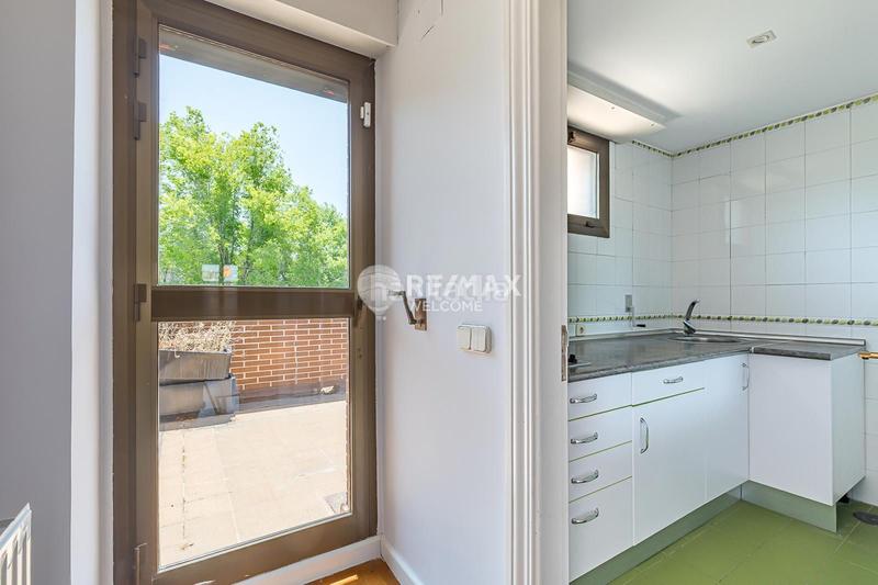 Foto cb18483c-524e-457b-87d0-1510461fbdc5. Casa pareada chalet exclusivo con jardín, piscina y ascensor privado en arturo soria en Madrid