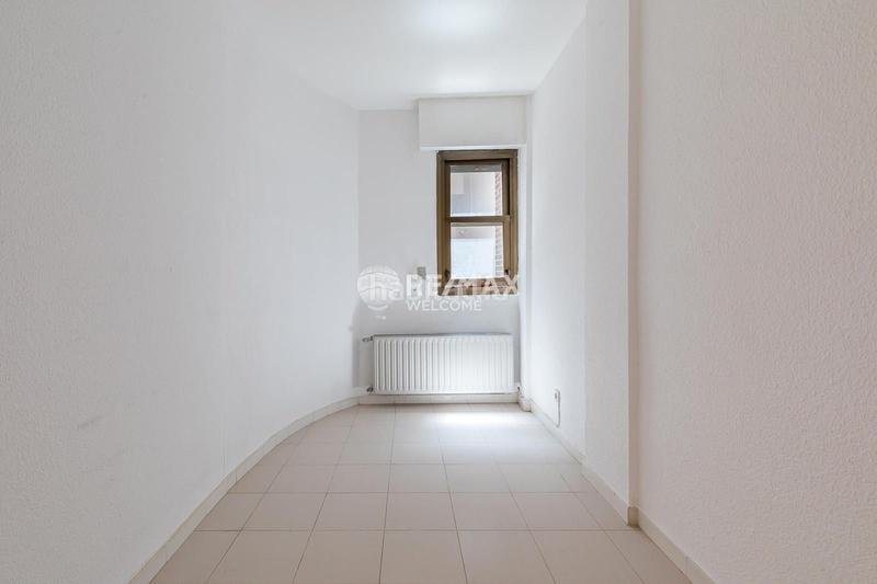 Foto dd5813cd-22f2-4dfb-ac6f-892ac091b8bd. Casa pareada chalet exclusivo con jardín, piscina y ascensor privado en arturo soria en Madrid