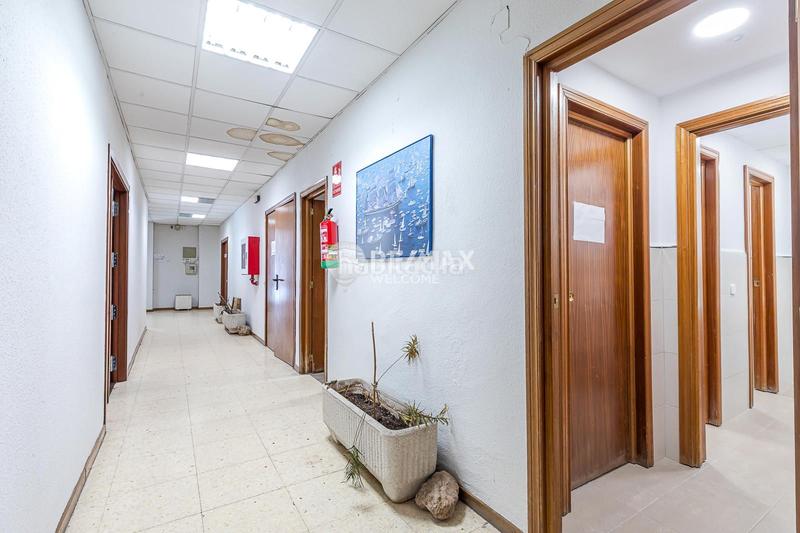 Foto 7f9b6d88-e89f-4901-b051-bdecdb5a85d6. Rent office space with heating in Tres Olivos-Valverde Madrid