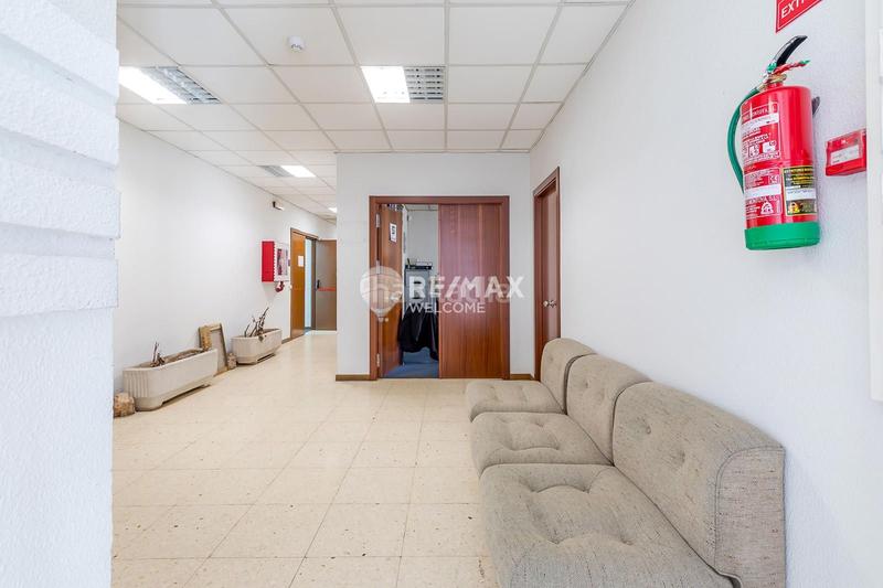 Foto b1e3c6e4-bbf7-4700-94c1-714c3699dc0c. Rent office space with heating in Tres Olivos-Valverde Madrid