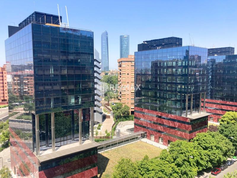 Foto 0e7b5a87-3f79-40cc-81c7-029f625fe877. Alquiler oficina  premium en chamartín 380m equipados con servicios 247. en Madrid