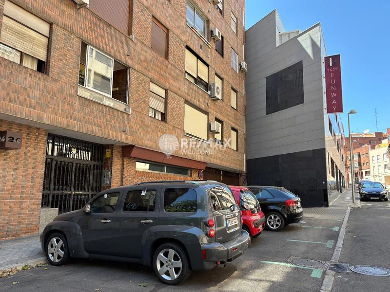 Foto 274f5d5f-4b61-4eec-8795-fa8fbb274cdf. Parking coche en Castillejos-Cuzco Madrid