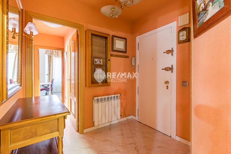 Foto cf4e3cd6-a6e3-4402-8d38-16d90fc974bc. Piso en Valdeacederas Madrid