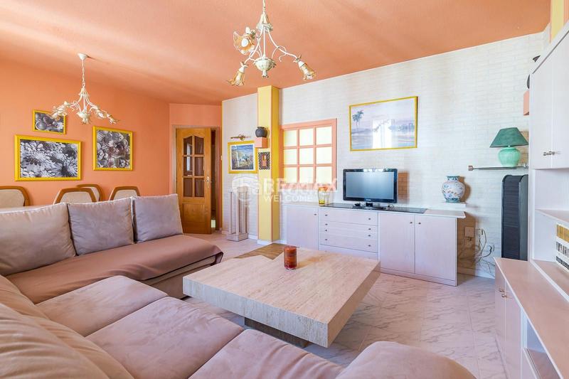 Foto d8f6b2f6-6bd4-40c2-9e36-3a95fd789e78. Piso en Valdeacederas Madrid