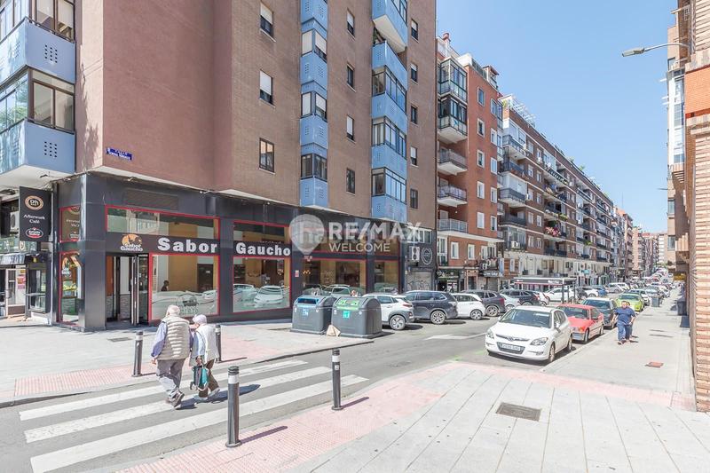 Foto f01c1189-30b8-4a43-a114-9f9e0aef49e6. Local comercial en Castillejos-Cuzco Madrid