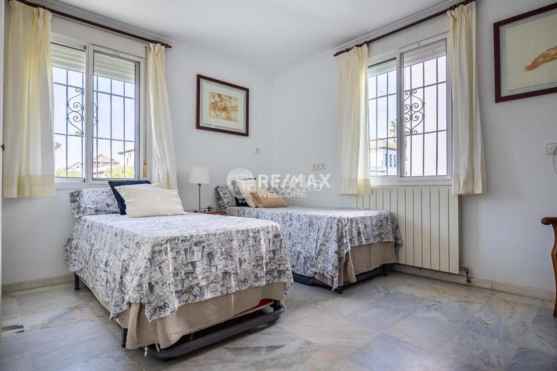 Foto 04026c02-cb23-41f8-bc38-bf9912ad44b1. Chalet con riscaldamento parcheggio in Heliópolis Sevilla