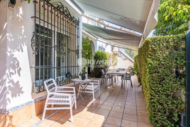 Foto 40f6149c-4d3c-4dde-828f-175055c35387. Chalet con riscaldamento parcheggio in Heliópolis Sevilla