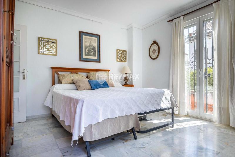 Foto 8fe6f92b-cf1a-4b2c-8f6e-72b28c1df26d. Chalet con riscaldamento parcheggio in Heliópolis Sevilla