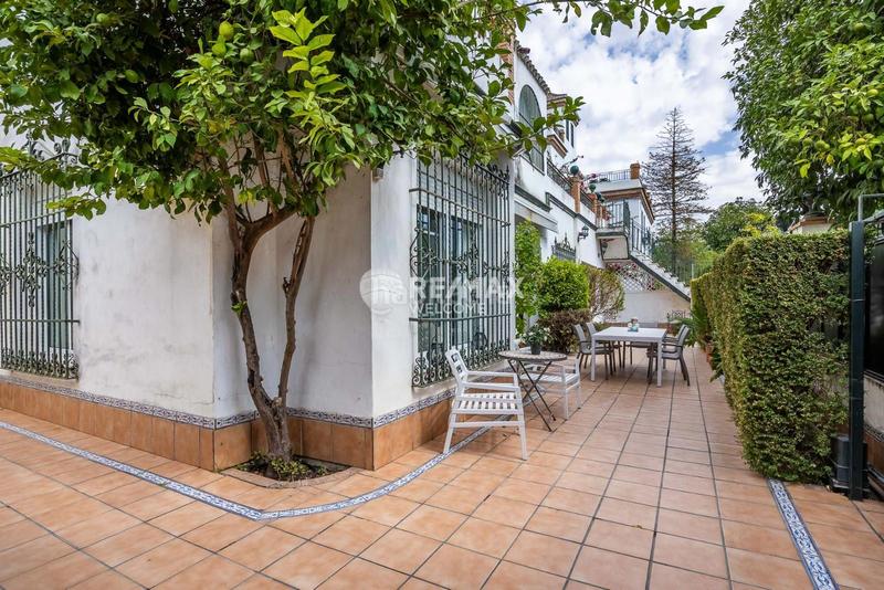 Foto a367568f-ab58-484a-8ca5-532d347e2bd9. Chalet con riscaldamento parcheggio in Heliópolis Sevilla