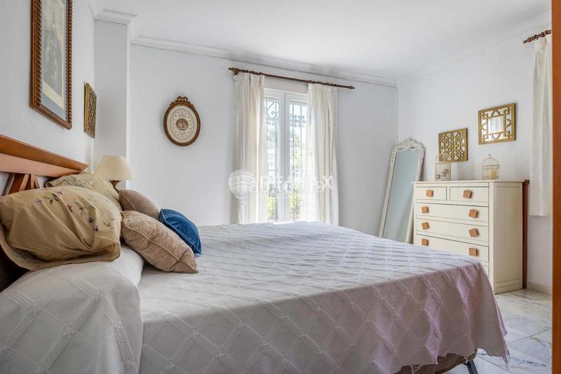 Foto b5c0cd17-151f-47ce-adf5-7887747d3ea5. Chalet con riscaldamento parcheggio in Heliópolis Sevilla