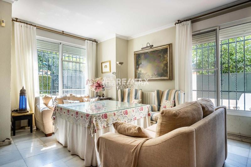 Foto d16afa5c-579d-4fbb-8bca-b396a33fa8f7. Chalet con riscaldamento parcheggio in Heliópolis Sevilla