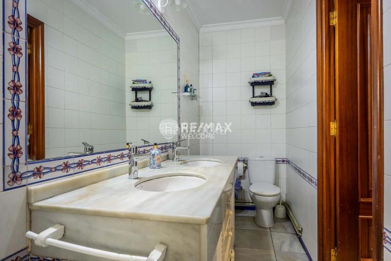 Foto d28b0597-b7b2-445f-90d0-66434db03ba4. Chalet con riscaldamento parcheggio in Heliópolis Sevilla