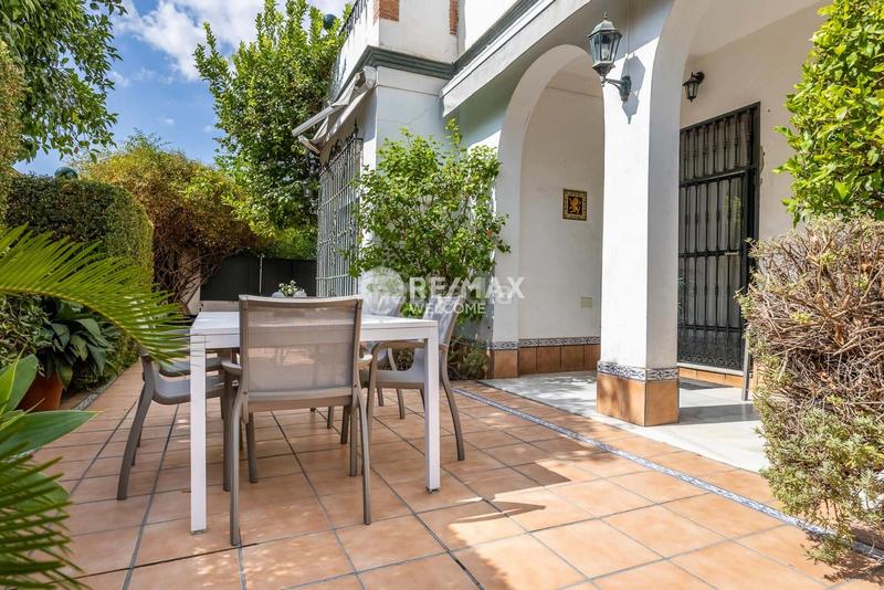 Foto db6f1558-3ecf-4061-b2e8-e94e0ebc11cc. Chalet con riscaldamento parcheggio in Heliópolis Sevilla