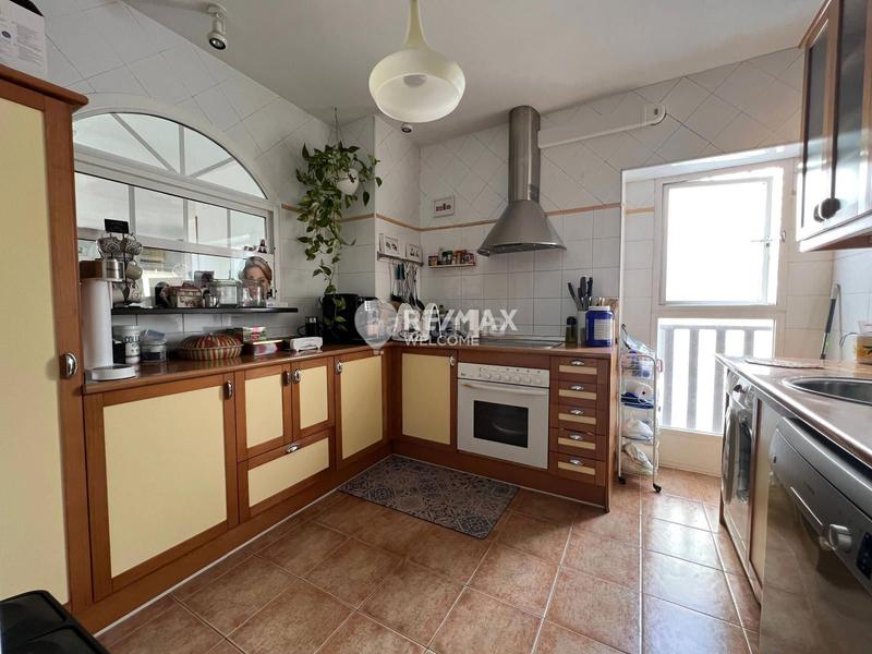 Foto 745d5fb3-7b82-4830-ba5e-ad57fc4d5447. Pis amb calefacció aparcament a Adelfas Madrid