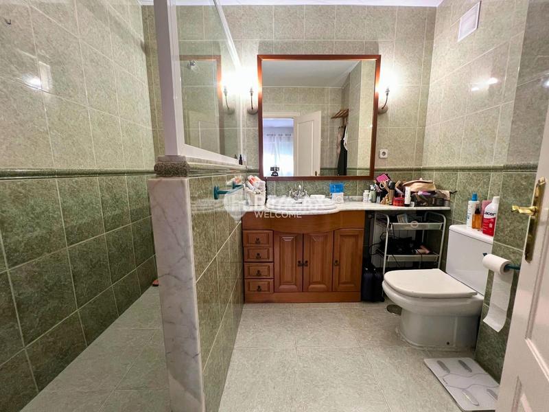 Foto 8bd029aa-593d-4c2e-86d7-814399035498. Pis amb calefacció aparcament a Adelfas Madrid