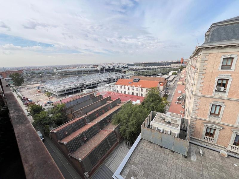 Foto aed096c2-ff28-4fe3-a497-41e44ff8b0fb. Pis amb calefacció aparcament a Adelfas Madrid