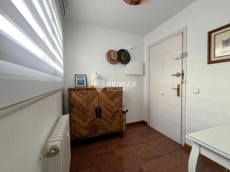 Foto bb8a8d05-c578-4208-9523-0e538284d0ed. Pis amb calefacció aparcament a Adelfas Madrid