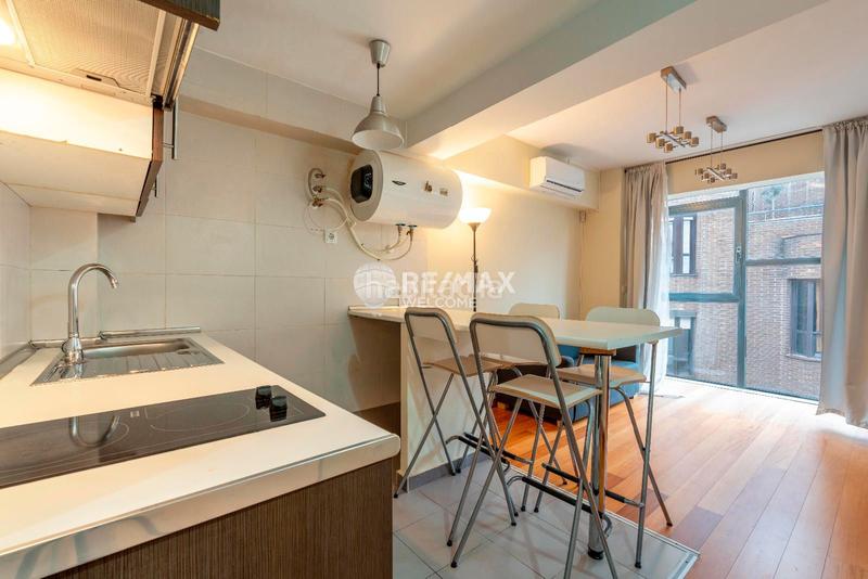 Foto 485a0757-8f20-4663-96ec-5c8fd0b4e962. Miete studiowohnung mit heizung in Berruguete Madrid