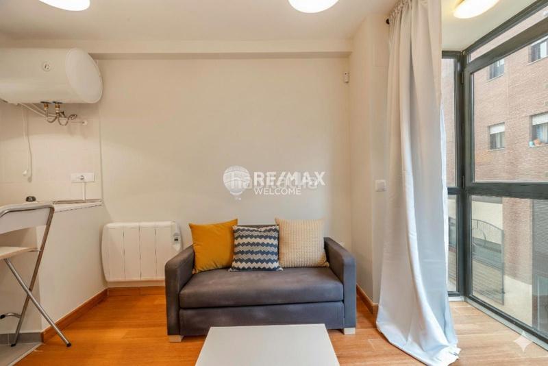 Foto 28ab518b-bc99-4bc9-acc6-cf9f9edcaa61. Rent studio with heating in Berruguete Madrid