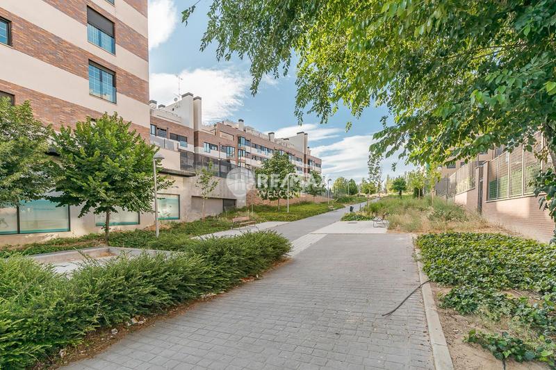 Foto 341d75c7-e3cb-4ca7-a334-fc307a9b2abb. Piso en Montecarmelo Madrid