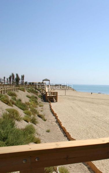 Foto 466f8e15-8b83-4451-b4f5-e0e907850391. Pis amb aparcament piscina a El Toyo Almería