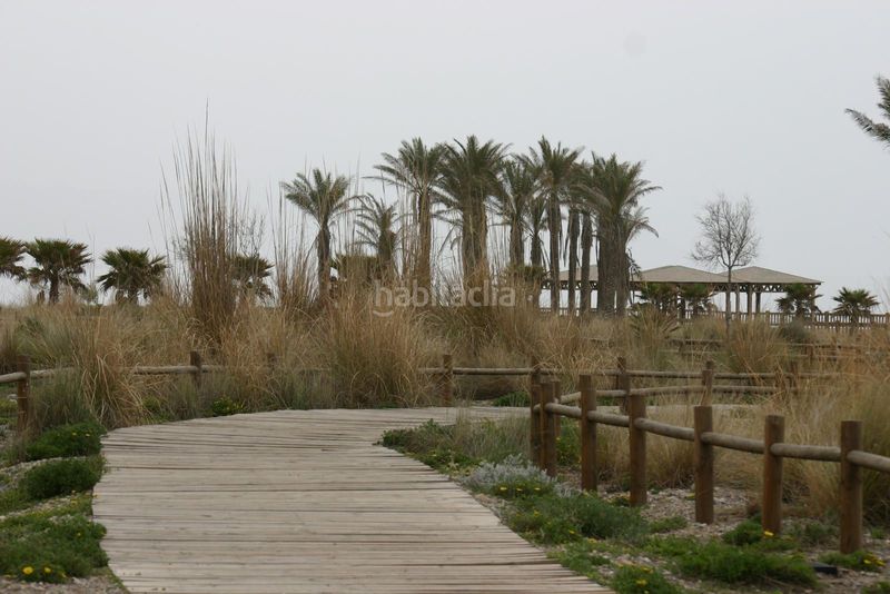 Foto f56f1659-baea-4a50-924e-71da6939a267. Pis amb aparcament piscina a El Toyo Almería