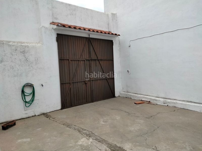 Foto 152220f7-5216-40dd-b85c-d8ae51c55d33. Edificio in Trujillo