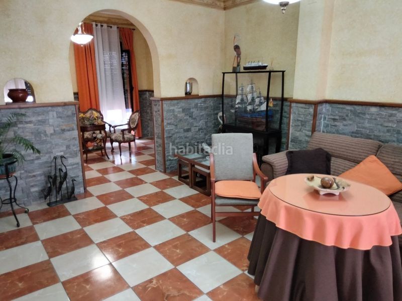 Foto 3e4437b9-43a4-4e8e-aa42-5ff36004dc6e. Edificio in Trujillo