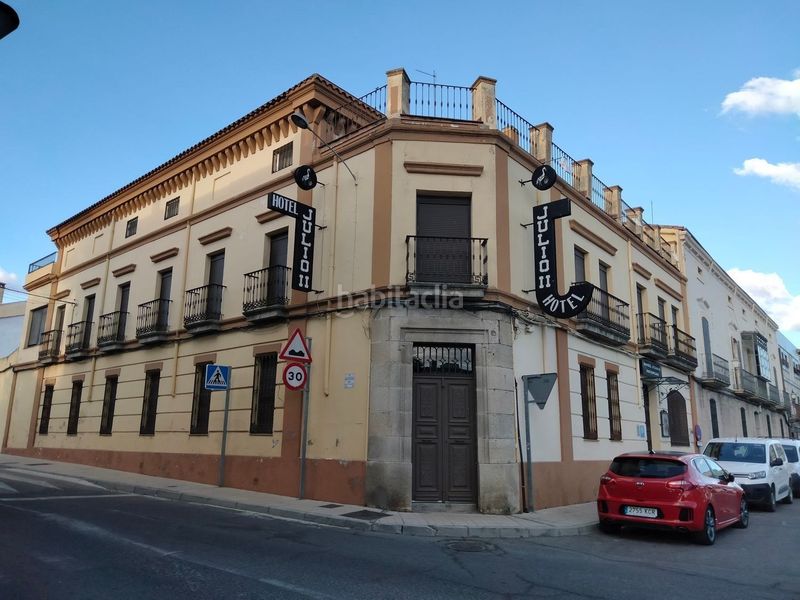 Foto 560dbfb1-87bc-4ca1-ac57-af06aabb5325. Edificio in Trujillo