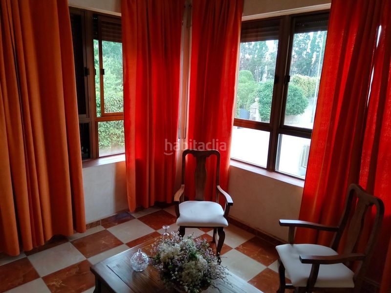 Foto b8e20c9b-5e33-48cc-a11b-96215f73d980. Edificio in Trujillo